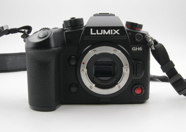 *** OPENBOX GOOD *** Panasonic Lumix GH6 Mirrorless Camera with 12-60mm f/2.8-4.0 Leica Lens