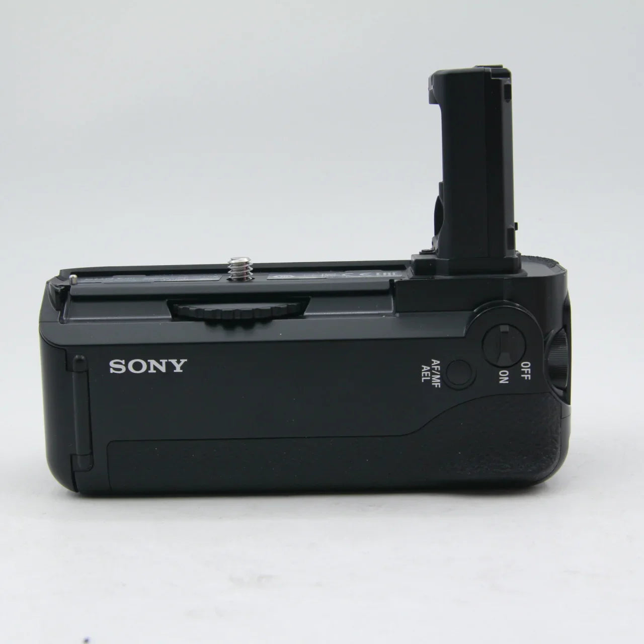 * OPEN BOX GOOD * Sony Vertical Battery Grip for Alpha a7 or a7R Digital Camera (Black) at PROCAM | procam.com