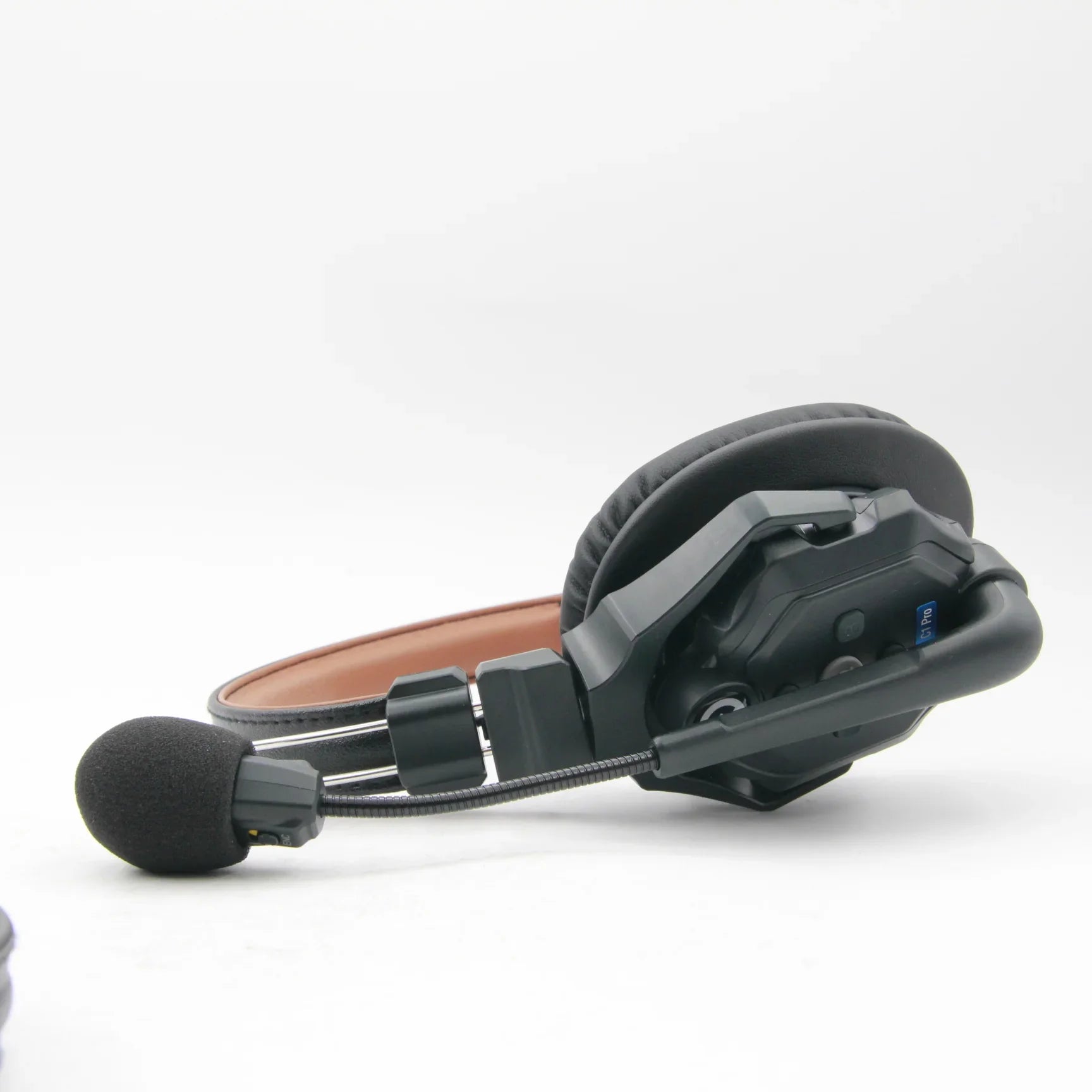 * OPEN BOX EXCELLENT * Hollyland Solidcom C1 Pro-4S Full-Duplex Wireless Intercom System with 4 Headsets (1.9 GHz) at PROCAM | procam.com