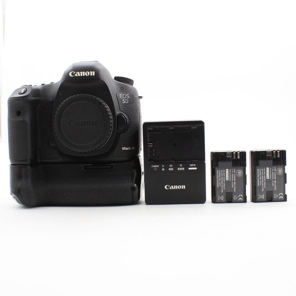 * USED * Canon EOS 5D Mark III Body with 3rd Party Battery Grip