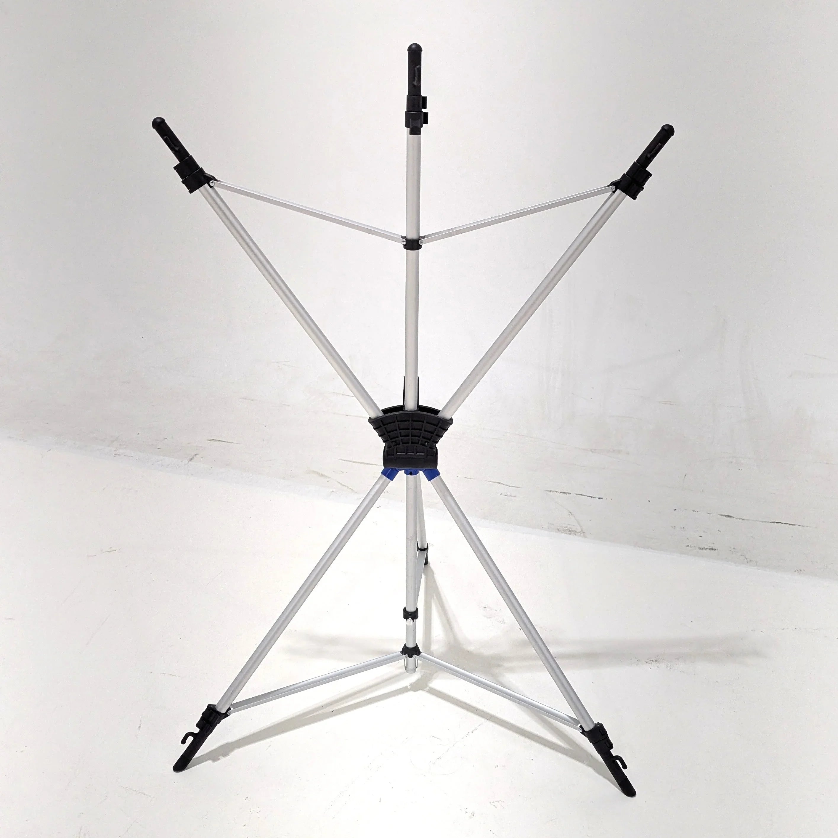 * OPEN BOX GOOD * Savage Backdrop Extended Travel Kit (White, 5 x 12') at PROCAM | procam.com