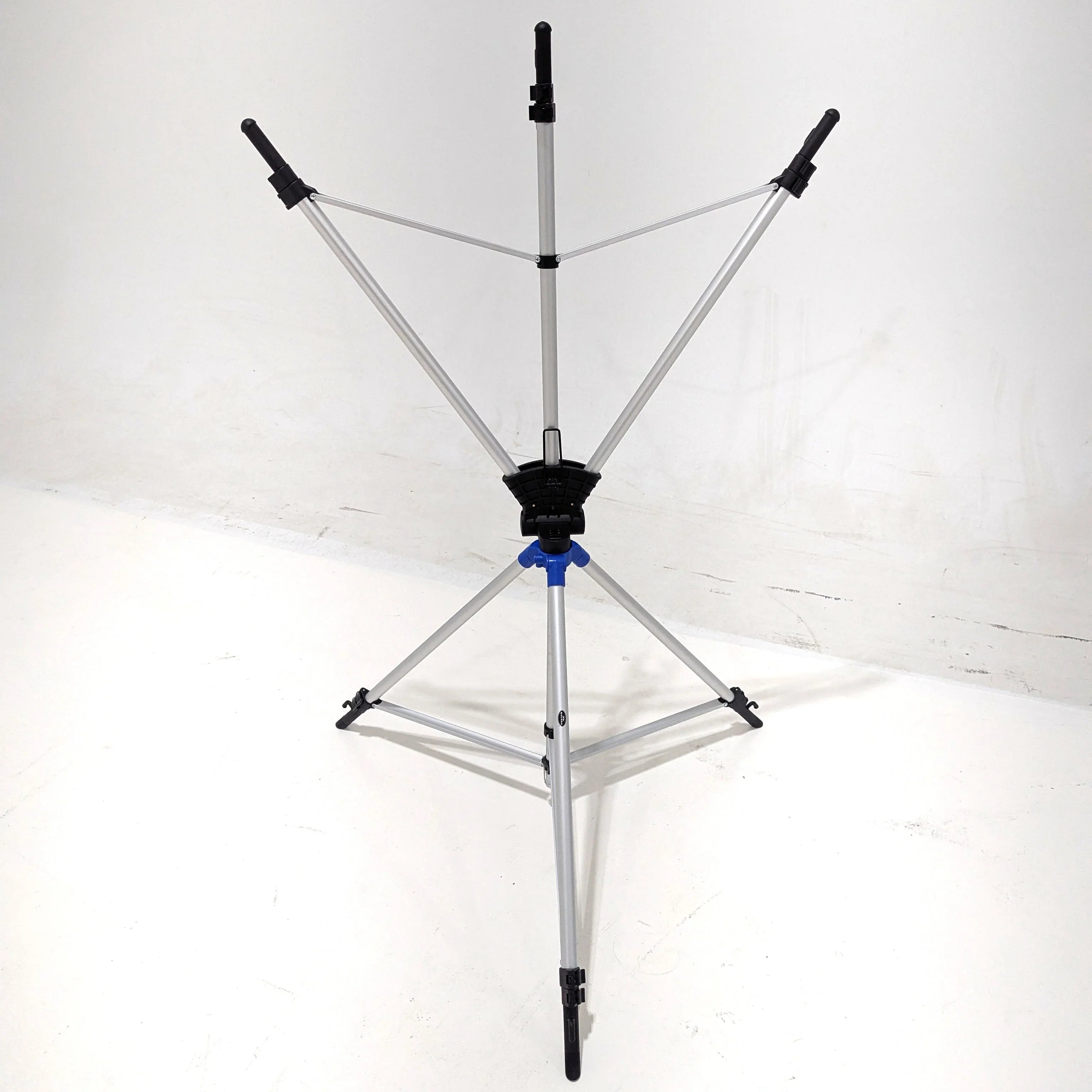 * OPEN BOX GOOD * Savage Backdrop Extended Travel Kit (White, 5 x 12') at PROCAM | procam.com