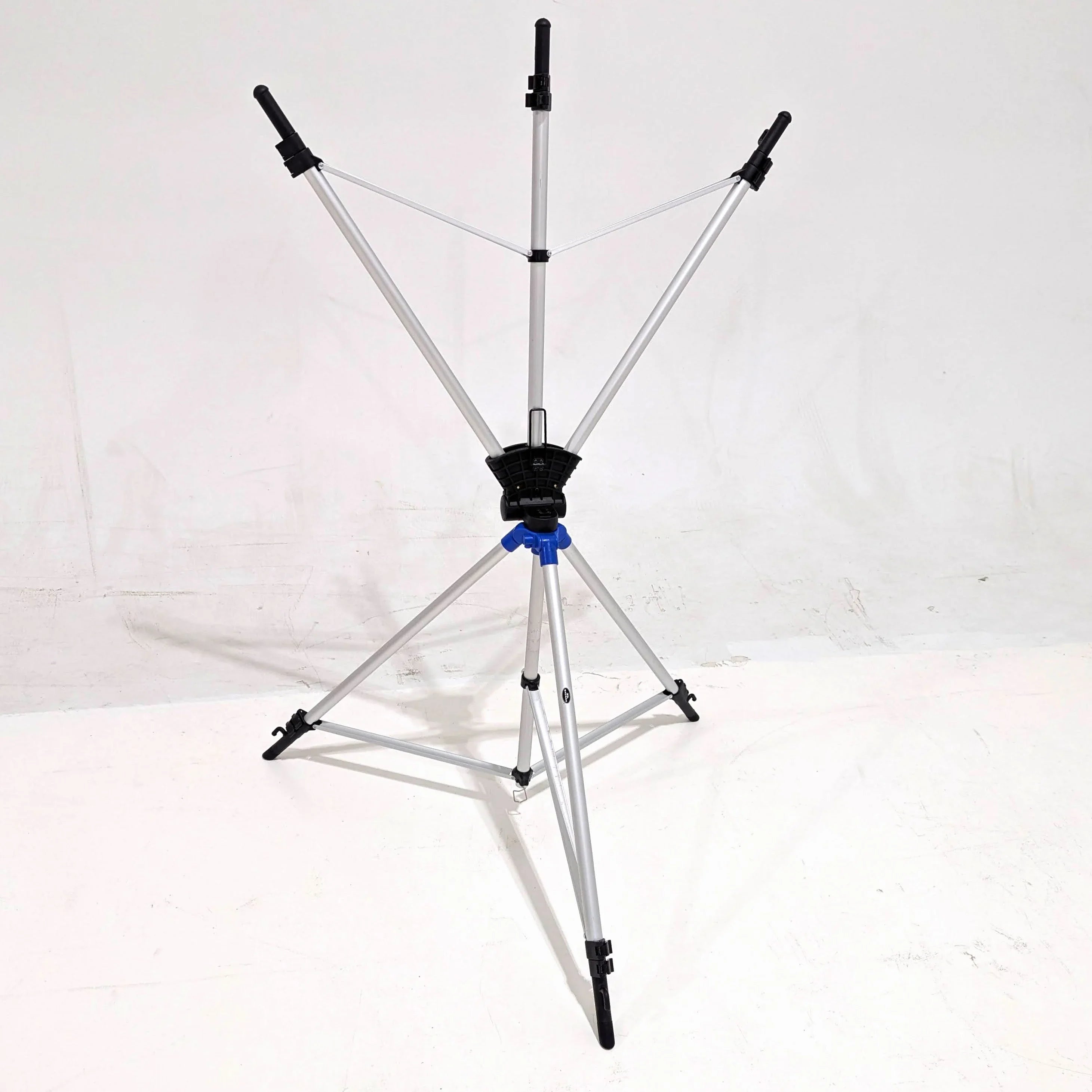* OPEN BOX EXCELLENT * Savage Backdrop Extended Travel Kit (White, 5 x 12') at PROCAM | procam.com
