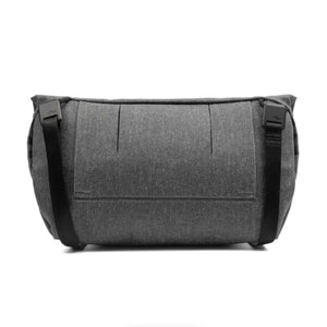 Peak Design Field Pouch v2 (Charcoal) at PROCAM | procam.com