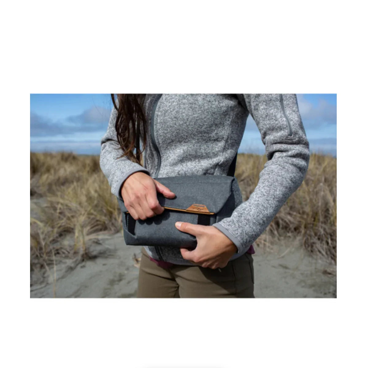 Peak Design Field Pouch v2 (Charcoal) at PROCAM | procam.com
