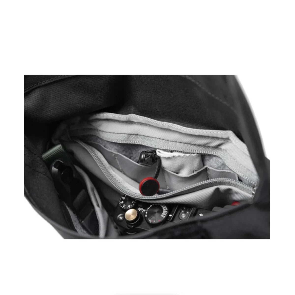 Peak Design Field Pouch v2 (Black) at PROCAM | procam.com