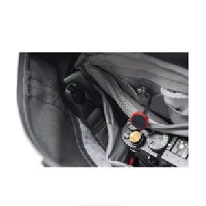 Peak Design Field Pouch v2 (Black) at PROCAM | procam.com