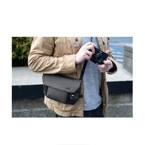 Peak Design Field Pouch v2 (Black) at PROCAM | procam.com