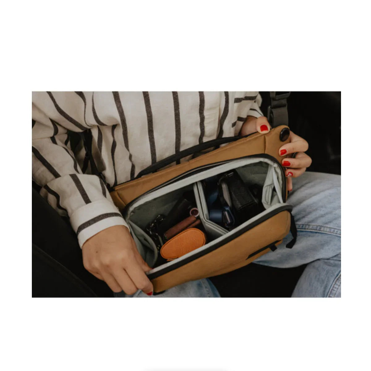 Peak Design Everyday Sling v2 (3L, Coyote) at PROCAM | procam.com