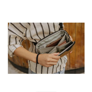 Peak Design Tech Small Pouch (Coyote) at PROCAM | procam.com