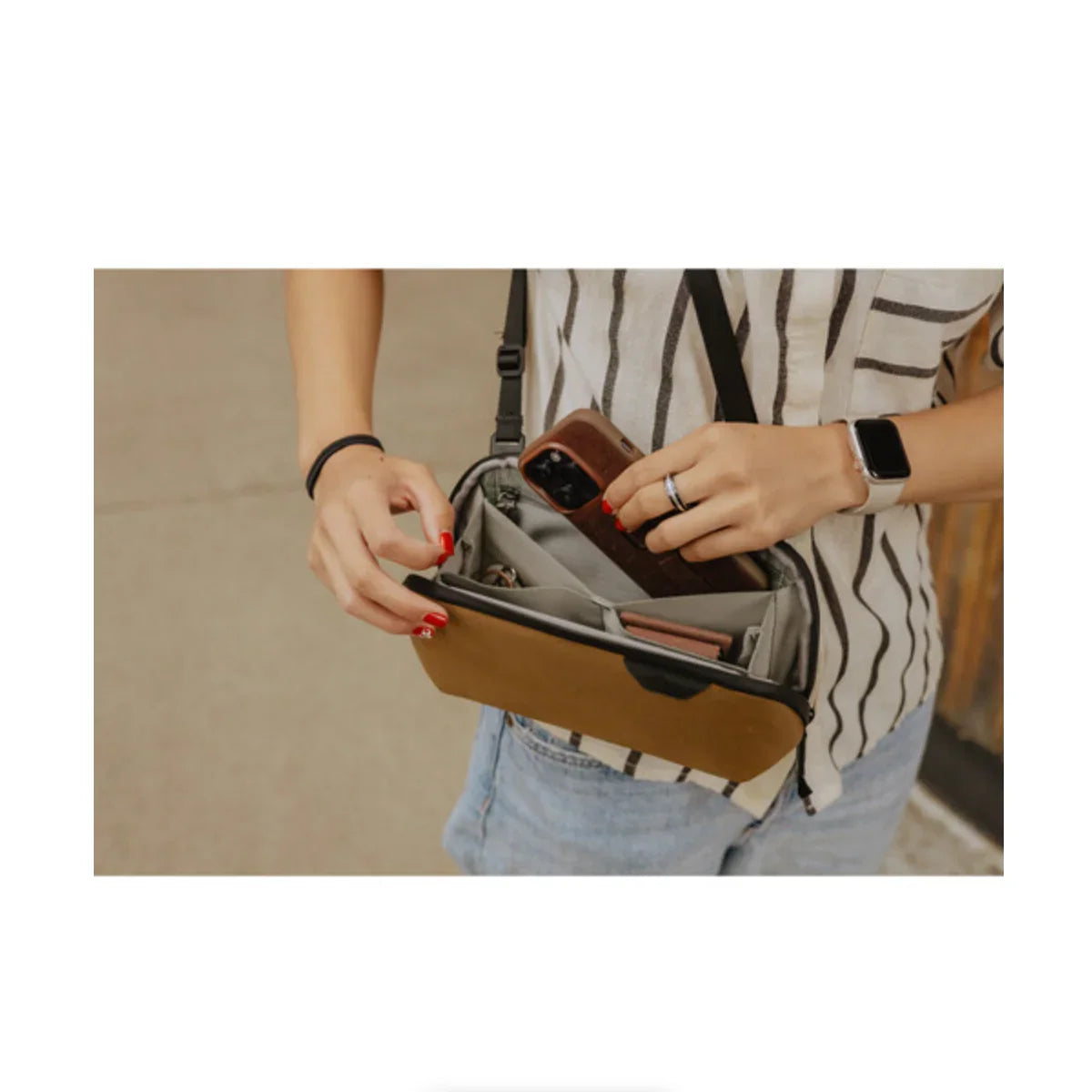 Peak Design Tech Small Pouch (Coyote) at PROCAM | procam.com