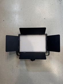 * DEMO * Godox LED500c BI-Color LED Video Light
