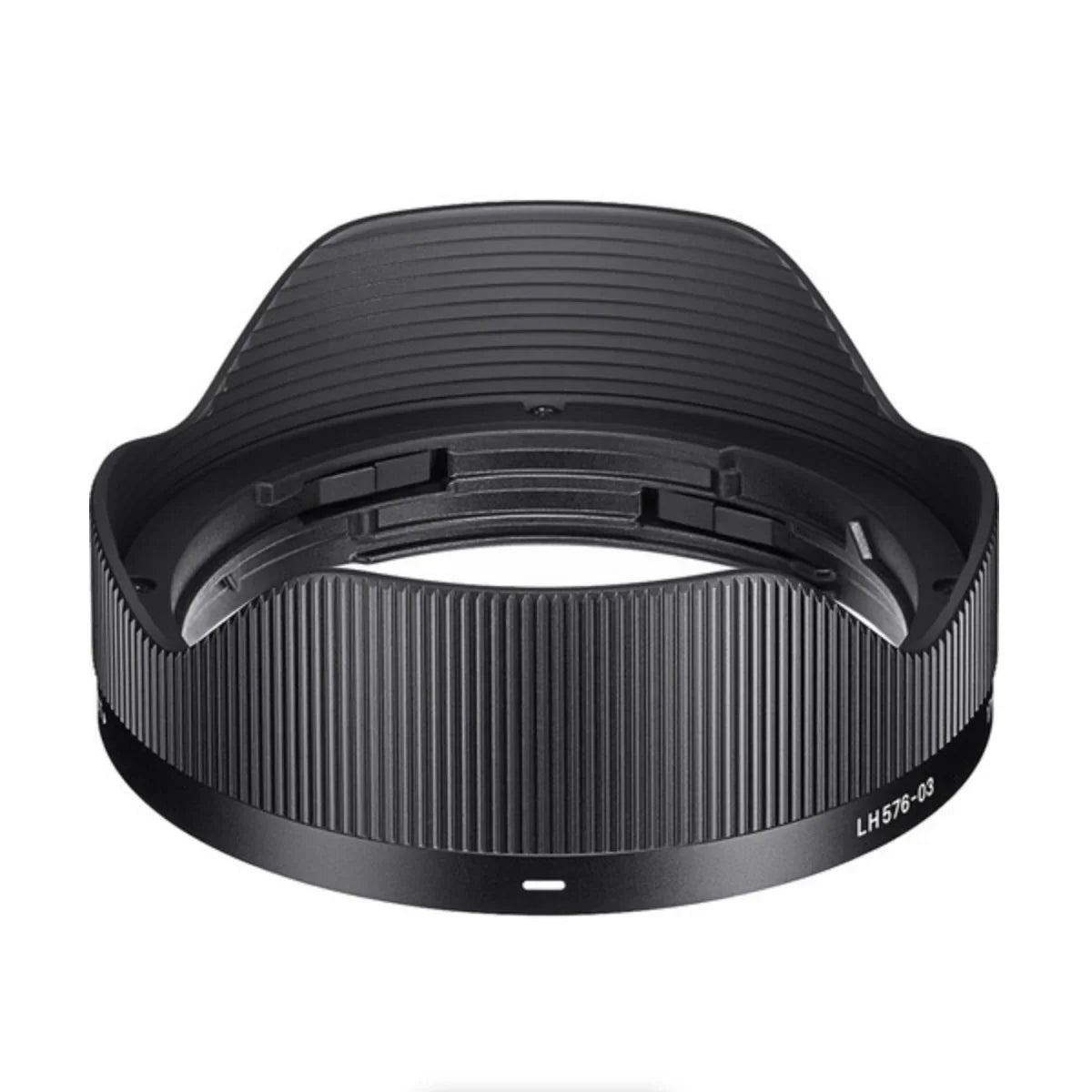 Sigma 17mm f/4 DG DN Contemporary Lens for Sony E at PROCAM | procam.com