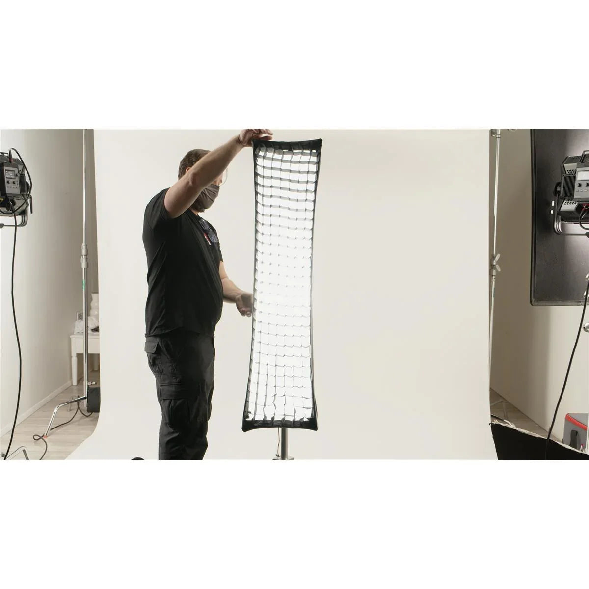 Aputure Light Box 30120 (12 x 48") at PROCAM | procam.com