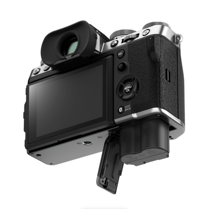 FUJIFILM X-T5 Mirrorless Camera with XF 16-80mm f/4 R OIS WR Lens (Silver) | PROCAM