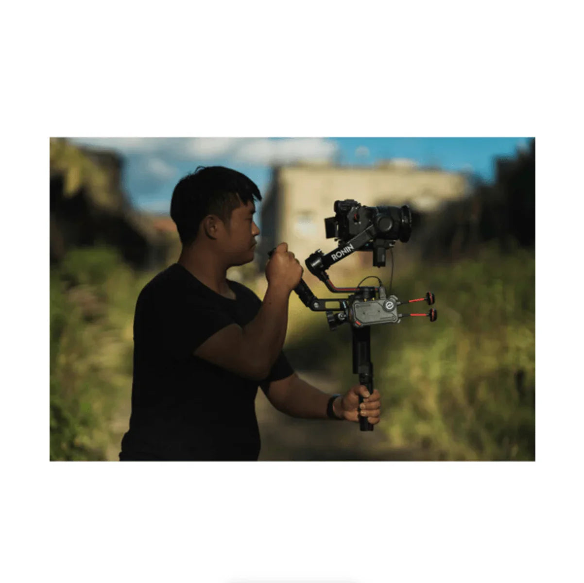 Hollyland Cosmo C1 SDI/HDMI Wireless Video Transmission System at PROCAM | procam.com