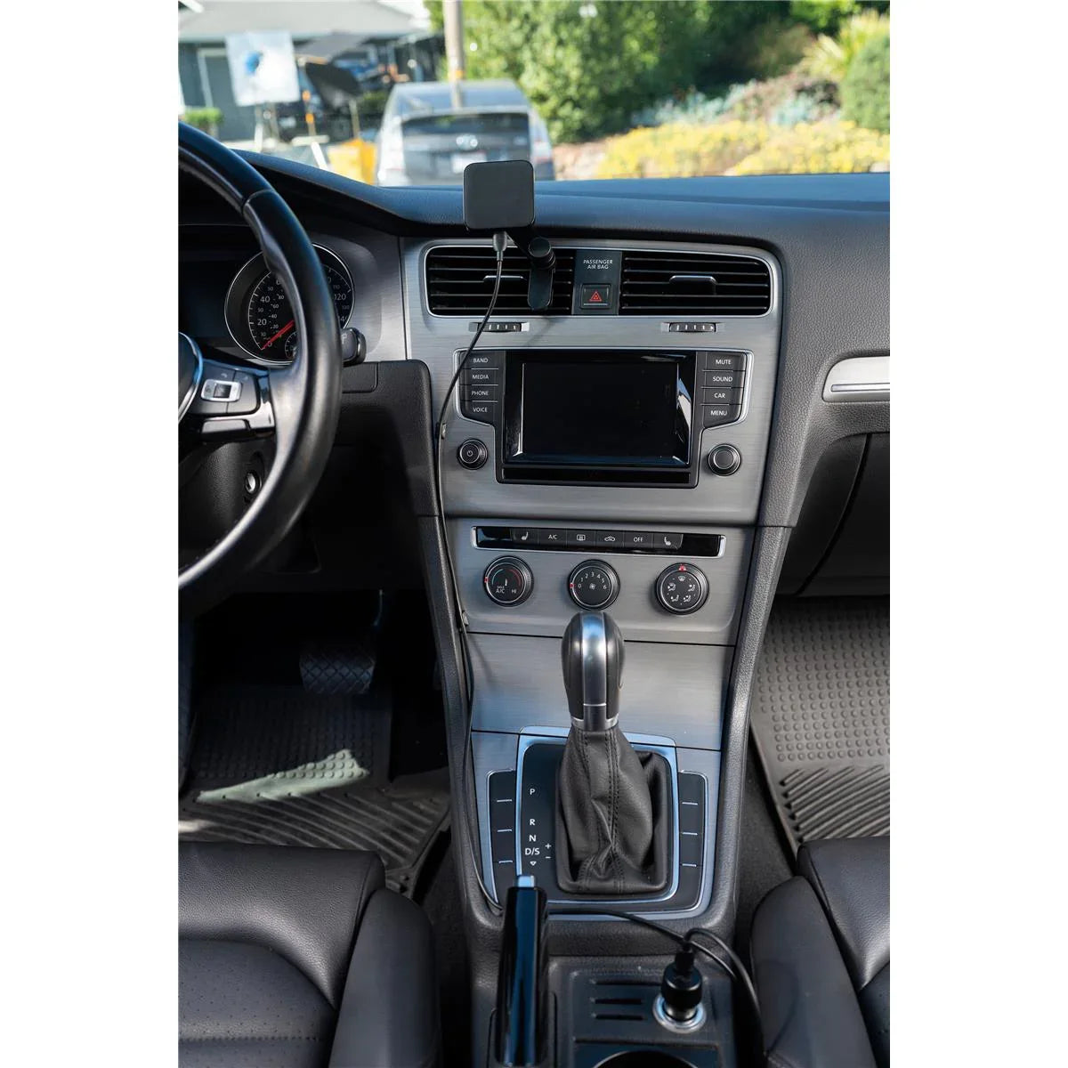 Peak Design Mobile Car Mount Vent Charging - Black at PROCAM | procam.com