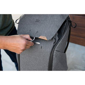 Peak Design Everyday Backpack v2 (30L, Charcoal) at PROCAM | procam.com