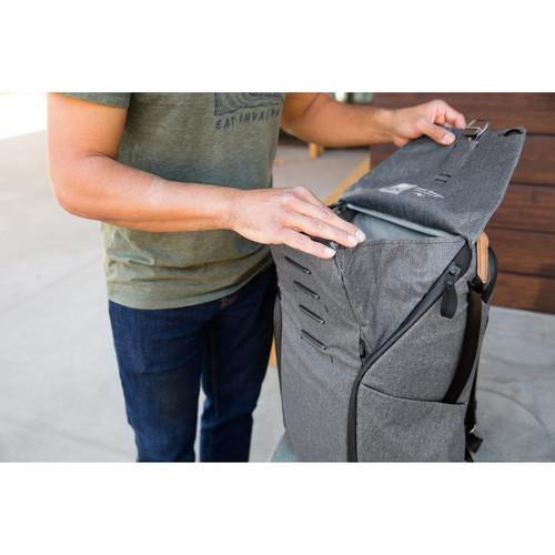 Peak Design Everyday Backpack v2 (30L, Charcoal) at PROCAM | procam.com