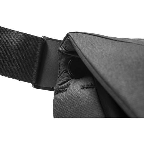 Peak Design Everyday Messenger v2 (13L, Black) at PROCAM | procam.com