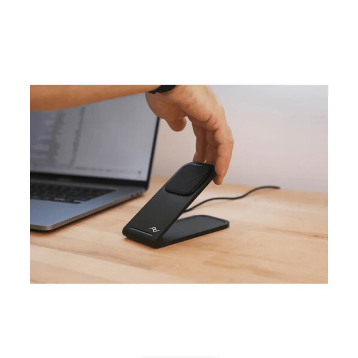Peak Design Mobile Magnetic Wireless Smartphone Charging Stand at PROCAM | procam.com