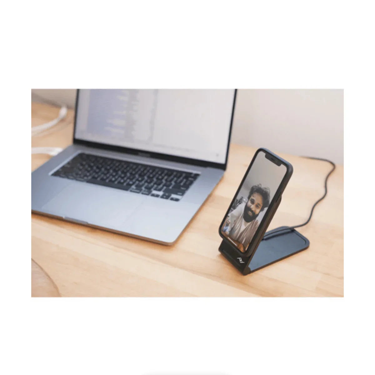Peak Design Mobile Magnetic Wireless Smartphone Charging Stand at PROCAM | procam.com