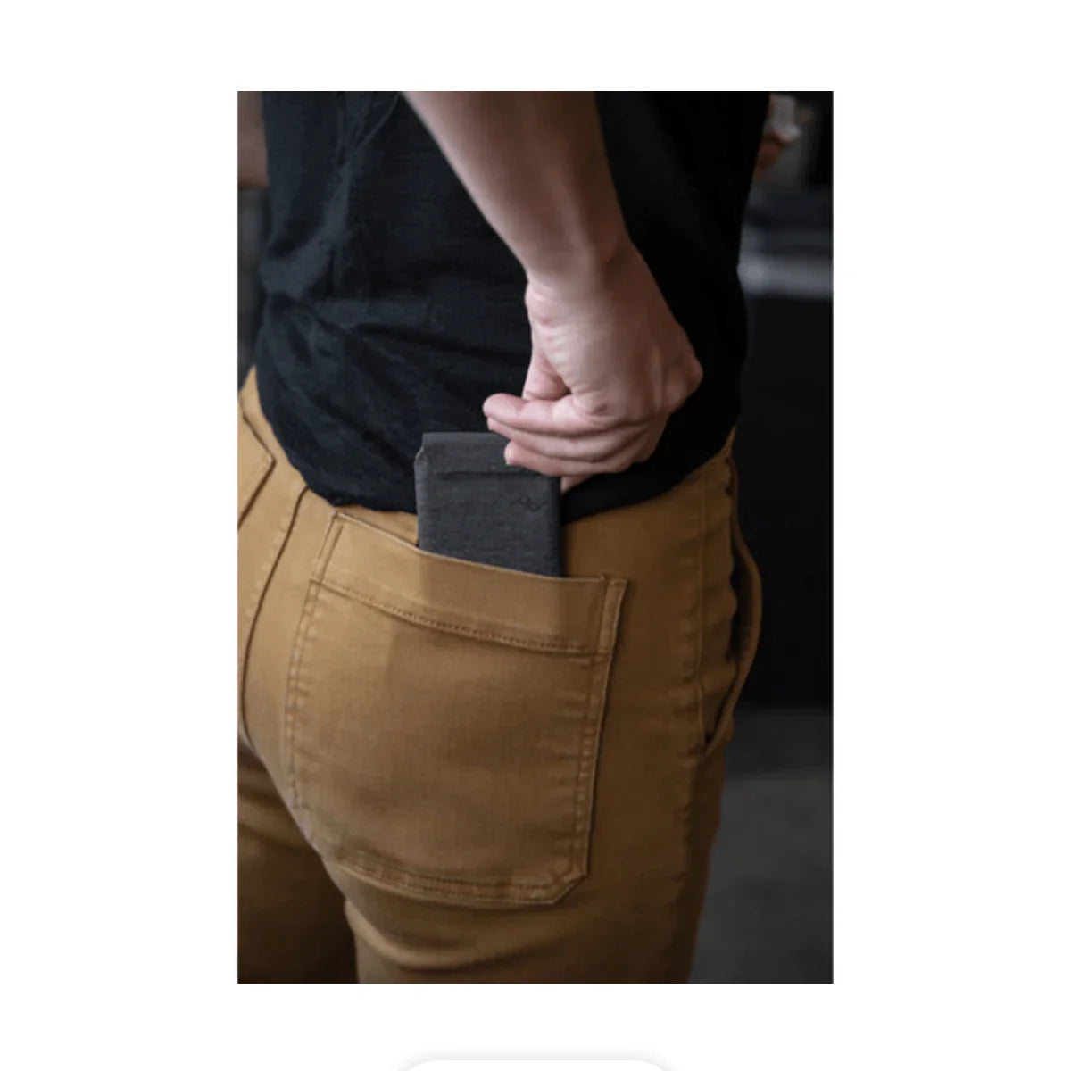 Peak Design Mobile Slim Smartphone Wallet (Charcoal) at PROCAM | procam.com