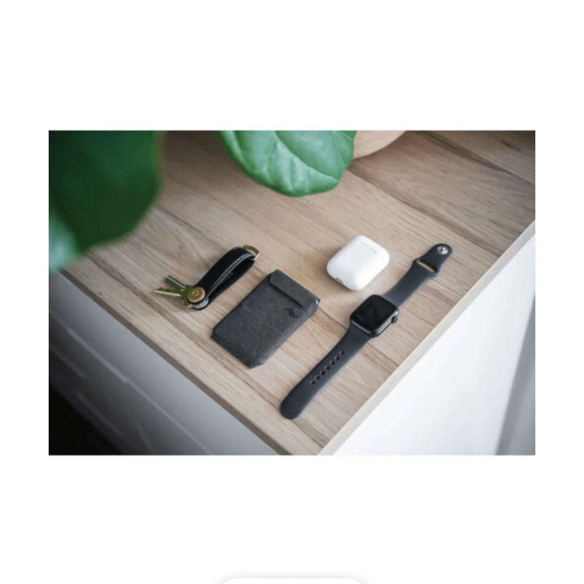 Peak Design Mobile Slim Smartphone Wallet (Charcoal) at PROCAM | procam.com