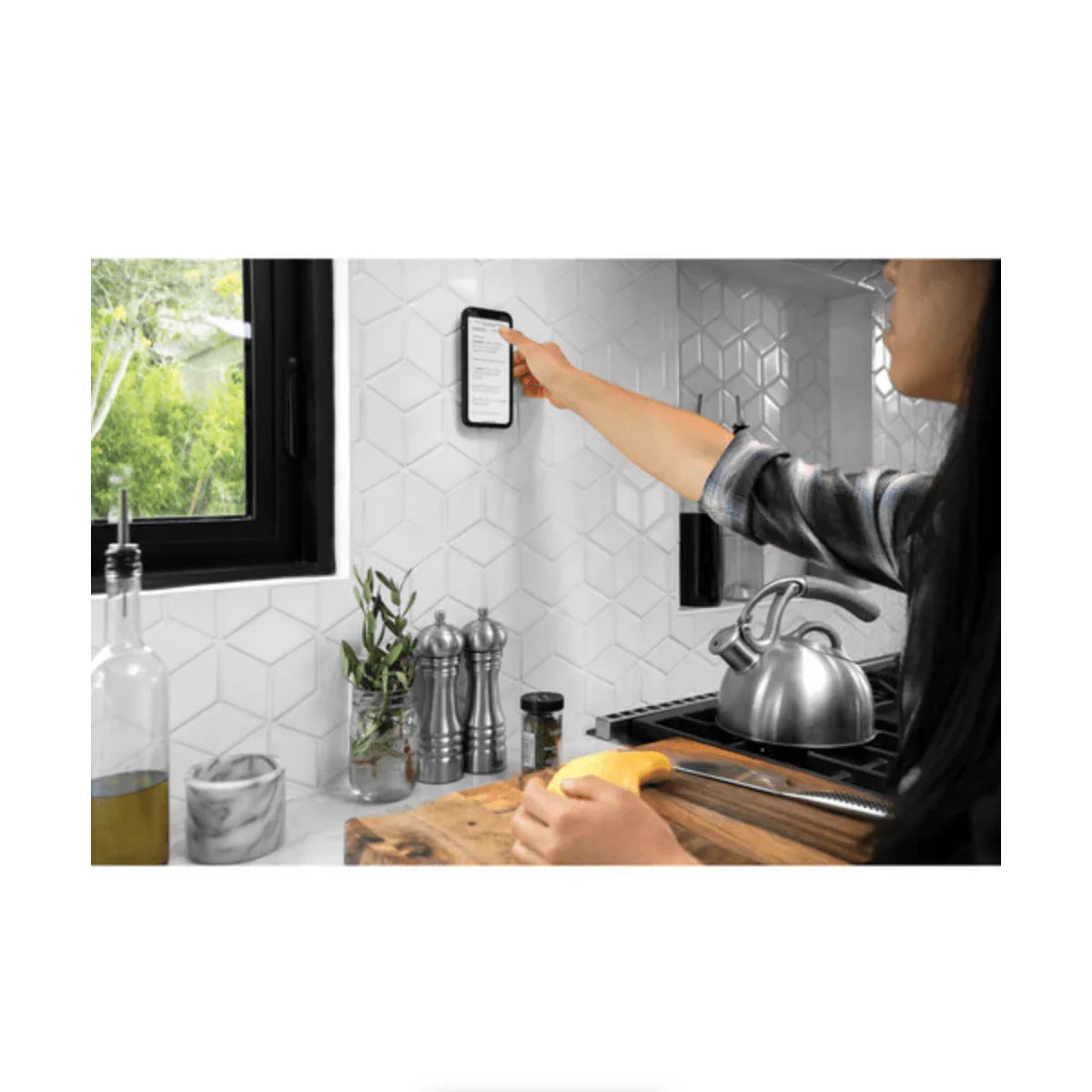Peak Design Mobile Smartphone Magnetic Wall Mount (Bone) at PROCAM | procam.com