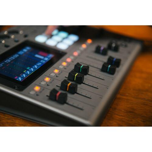 Zoom PodTrak P8 Portable Multitrack Podcast Recorder | PROCAM